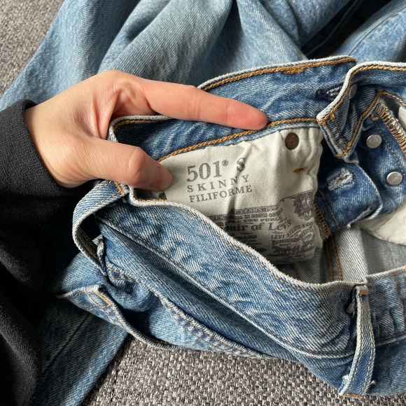 Levi's 501 Light Blue Skinny Jeans - Picture 5 of 8